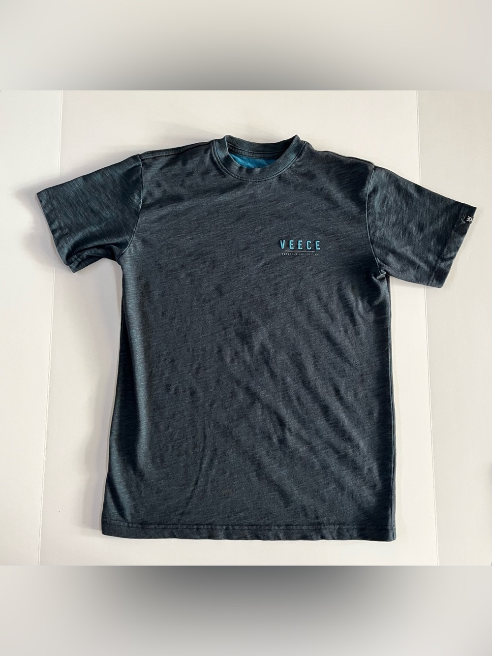 Veece Men's Blue Black Heathered Short-Sleeve Logo Tee, size small
